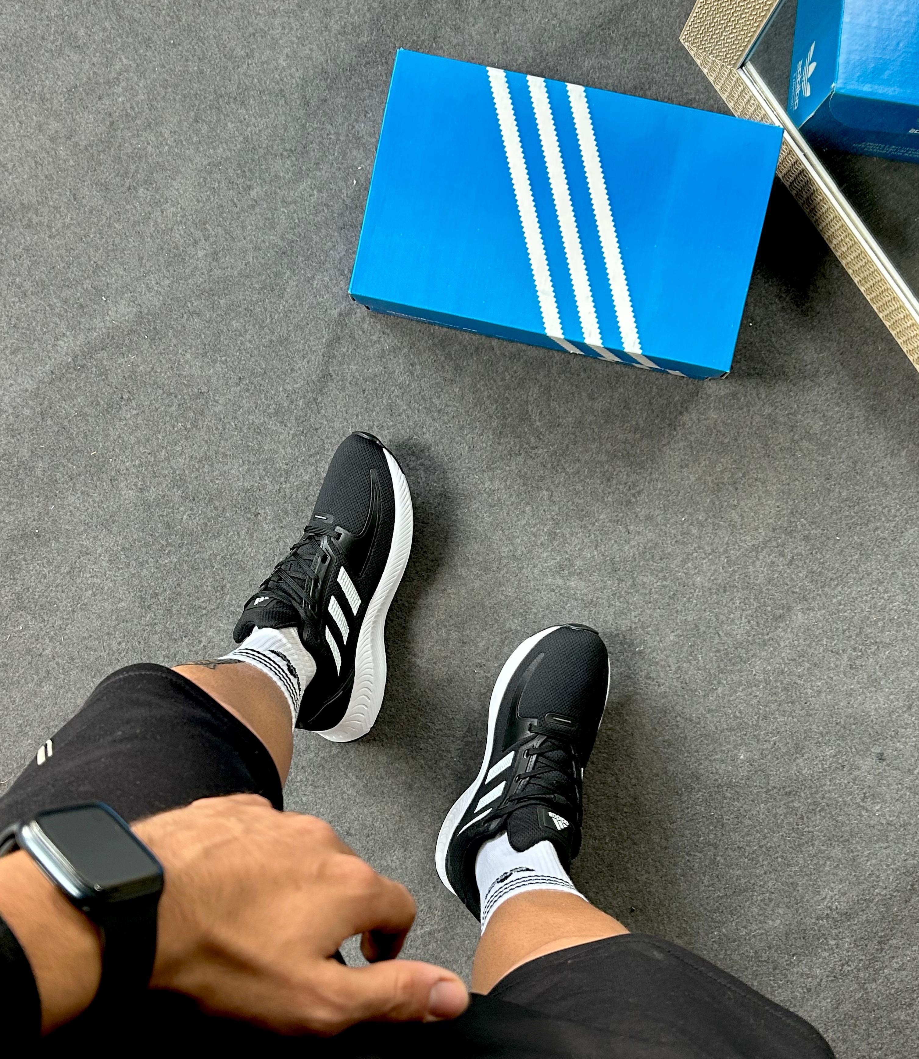 Adidas falcon run